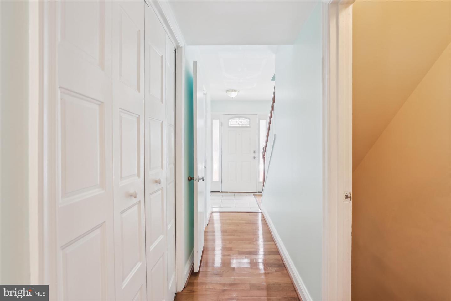 3024 SUGAR LN, VIENNA, Virginia 22181, 4 Bedrooms Bedrooms, ,3 BathroomsBathrooms,Residential,For sale,3024 SUGAR LN,VAFX2255012 MLS # VAFX2255012