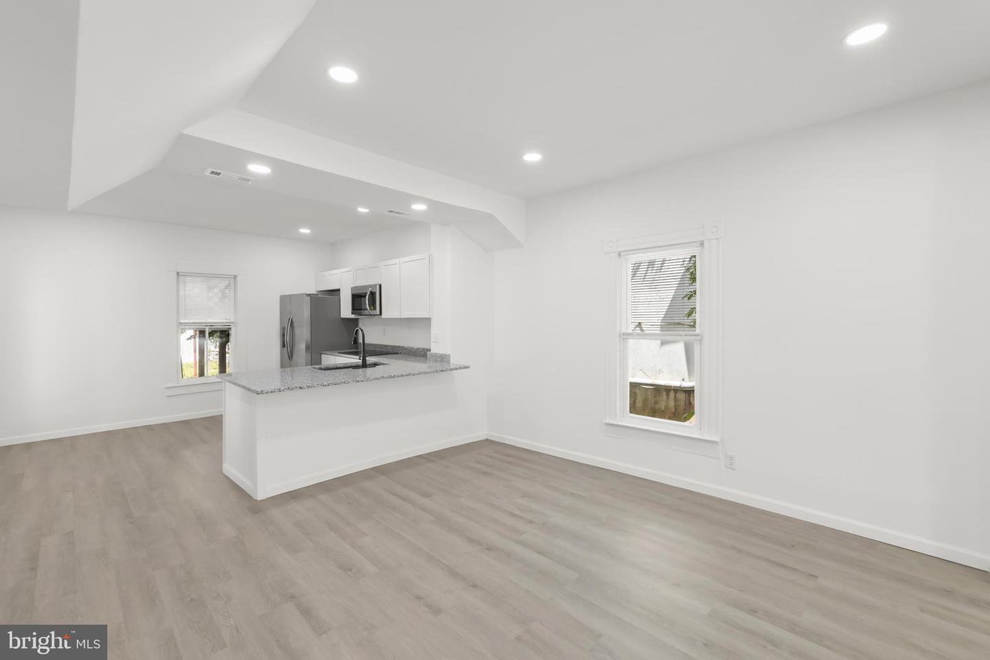707 S BRADDOCK ST, WINCHESTER, Virginia 22601, 5 Bedrooms Bedrooms, ,2 BathroomsBathrooms,Residential,For sale,707 S BRADDOCK ST,VAWI2008680 MLS # VAWI2008680
