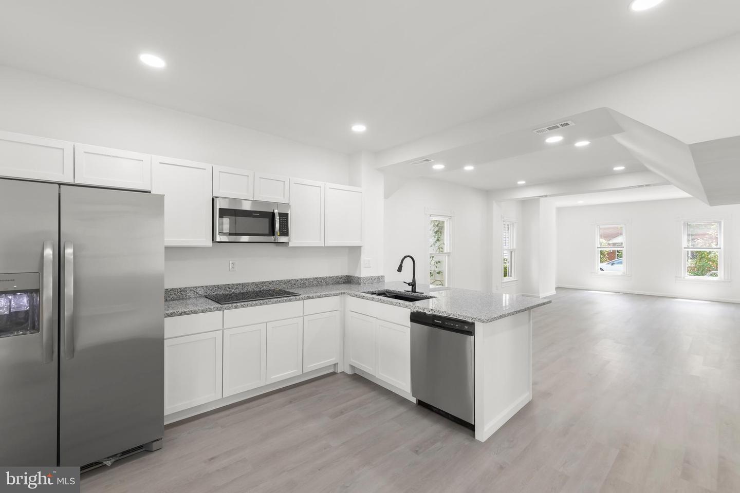 707 S BRADDOCK ST, WINCHESTER, Virginia 22601, 5 Bedrooms Bedrooms, ,2 BathroomsBathrooms,Residential,For sale,707 S BRADDOCK ST,VAWI2008680 MLS # VAWI2008680