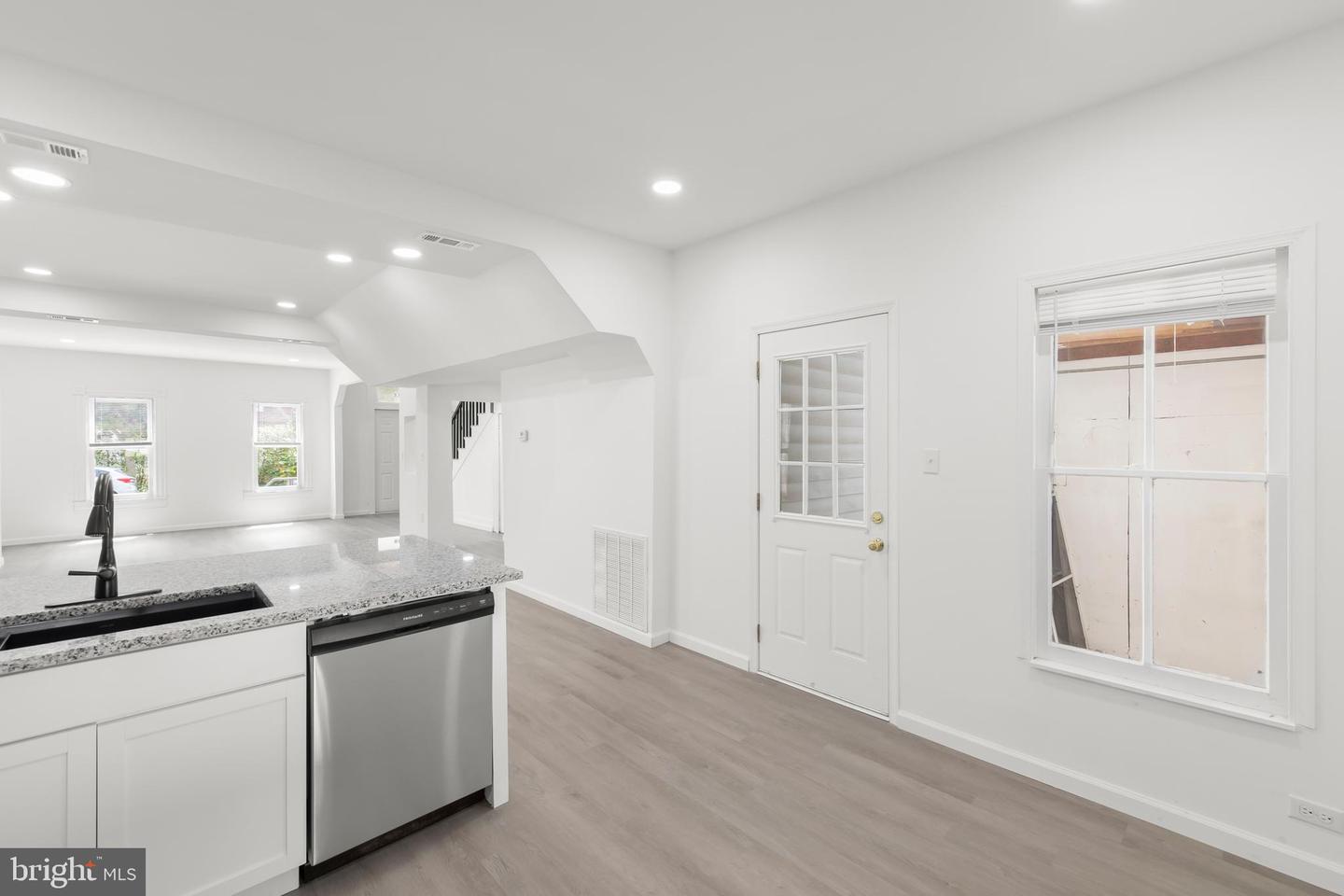 707 S BRADDOCK ST, WINCHESTER, Virginia 22601, 5 Bedrooms Bedrooms, ,2 BathroomsBathrooms,Residential,For sale,707 S BRADDOCK ST,VAWI2008680 MLS # VAWI2008680