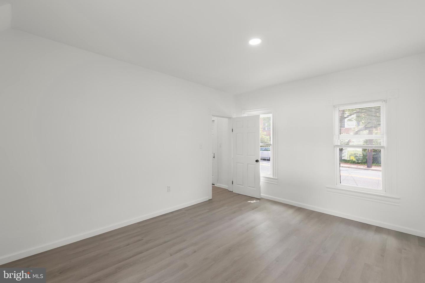 707 S BRADDOCK ST, WINCHESTER, Virginia 22601, 5 Bedrooms Bedrooms, ,2 BathroomsBathrooms,Residential,For sale,707 S BRADDOCK ST,VAWI2008680 MLS # VAWI2008680