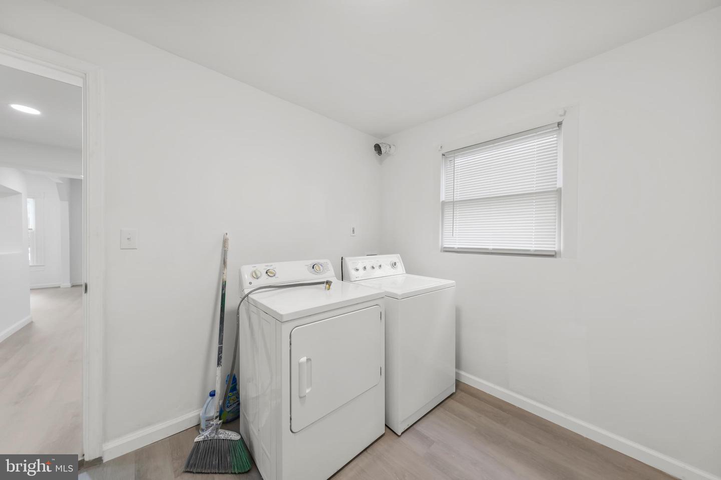 707 S BRADDOCK ST, WINCHESTER, Virginia 22601, 5 Bedrooms Bedrooms, ,2 BathroomsBathrooms,Residential,For sale,707 S BRADDOCK ST,VAWI2008680 MLS # VAWI2008680