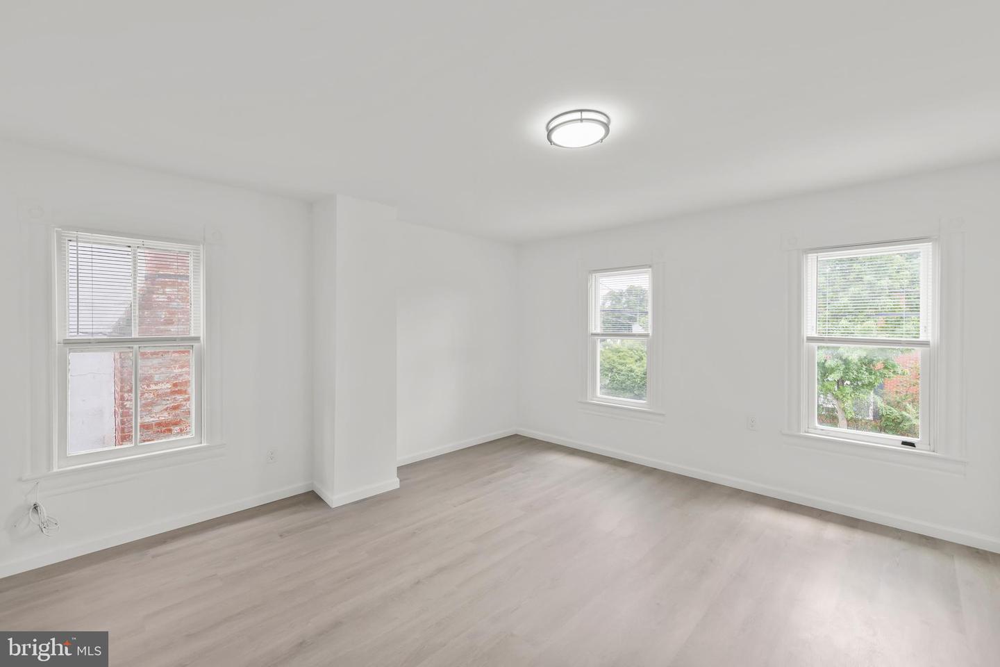 707 S BRADDOCK ST, WINCHESTER, Virginia 22601, 5 Bedrooms Bedrooms, ,2 BathroomsBathrooms,Residential,For sale,707 S BRADDOCK ST,VAWI2008680 MLS # VAWI2008680