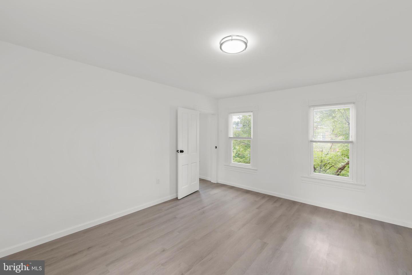 707 S BRADDOCK ST, WINCHESTER, Virginia 22601, 5 Bedrooms Bedrooms, ,2 BathroomsBathrooms,Residential,For sale,707 S BRADDOCK ST,VAWI2008680 MLS # VAWI2008680