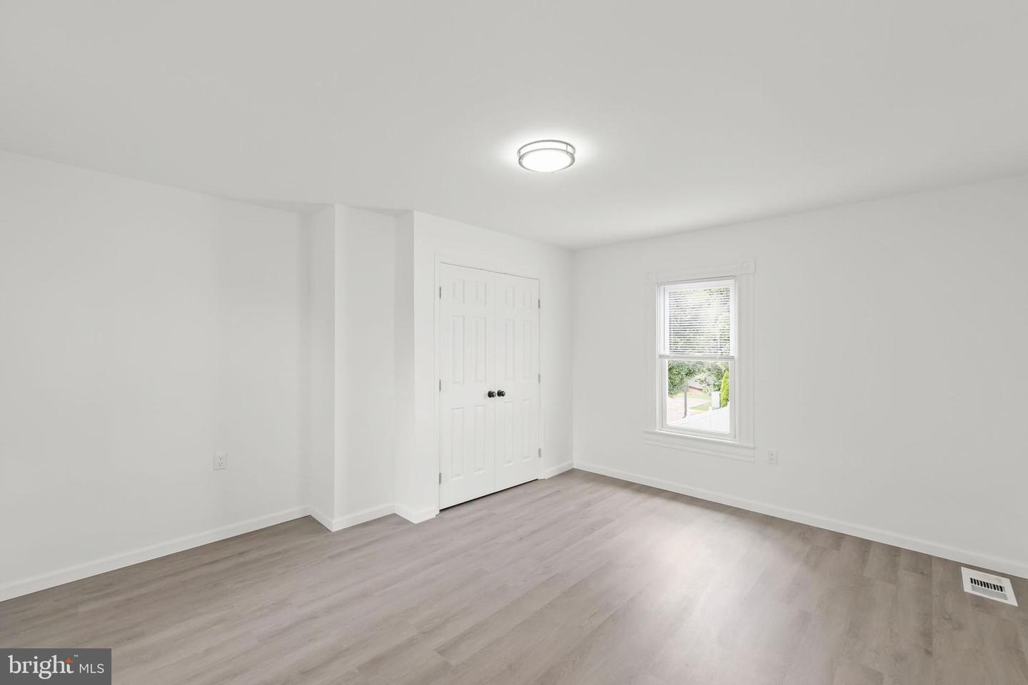 707 S BRADDOCK ST, WINCHESTER, Virginia 22601, 5 Bedrooms Bedrooms, ,2 BathroomsBathrooms,Residential,For sale,707 S BRADDOCK ST,VAWI2008680 MLS # VAWI2008680