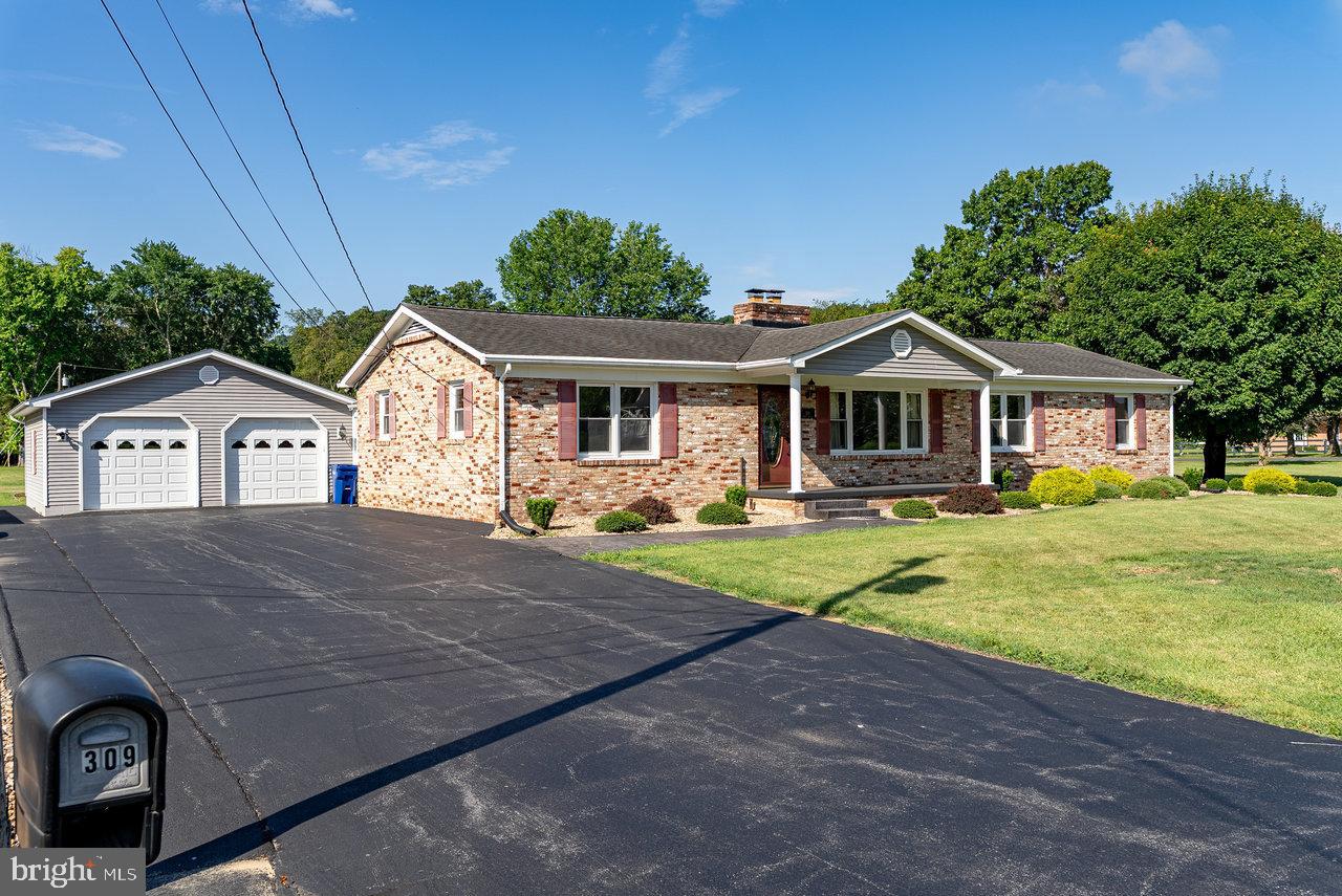 309 2ND ST, GROTTOES, Virginia 24441, 3 Bedrooms Bedrooms, ,2 BathroomsBathrooms,Residential,For sale,309 2ND ST,VARO2002436 MLS # VARO2002436