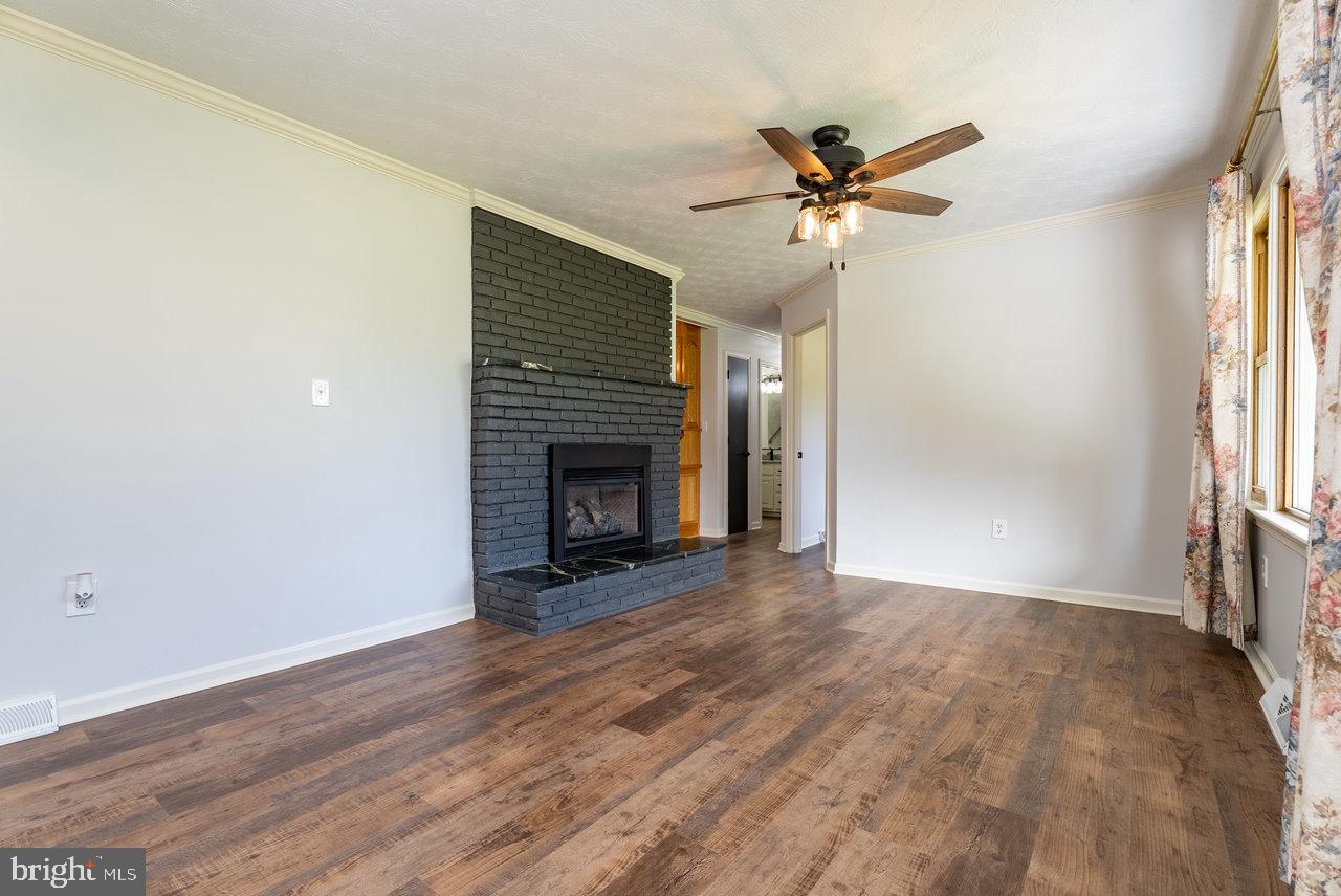 309 2ND ST, GROTTOES, Virginia 24441, 3 Bedrooms Bedrooms, ,2 BathroomsBathrooms,Residential,For sale,309 2ND ST,VARO2002436 MLS # VARO2002436