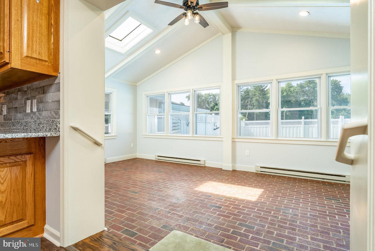 309 2ND ST, GROTTOES, Virginia 24441, 3 Bedrooms Bedrooms, ,2 BathroomsBathrooms,Residential,For sale,309 2ND ST,VARO2002436 MLS # VARO2002436
