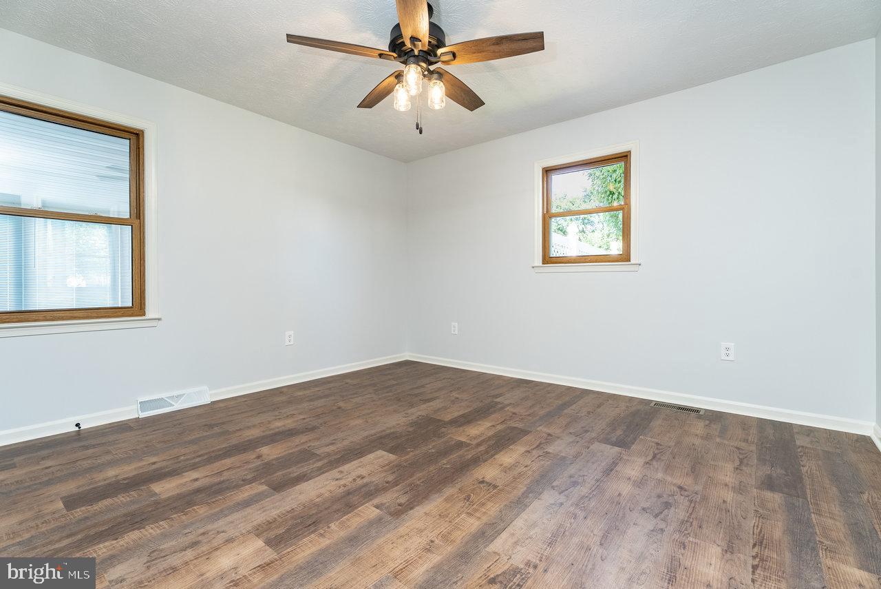 309 2ND ST, GROTTOES, Virginia 24441, 3 Bedrooms Bedrooms, ,2 BathroomsBathrooms,Residential,For sale,309 2ND ST,VARO2002436 MLS # VARO2002436