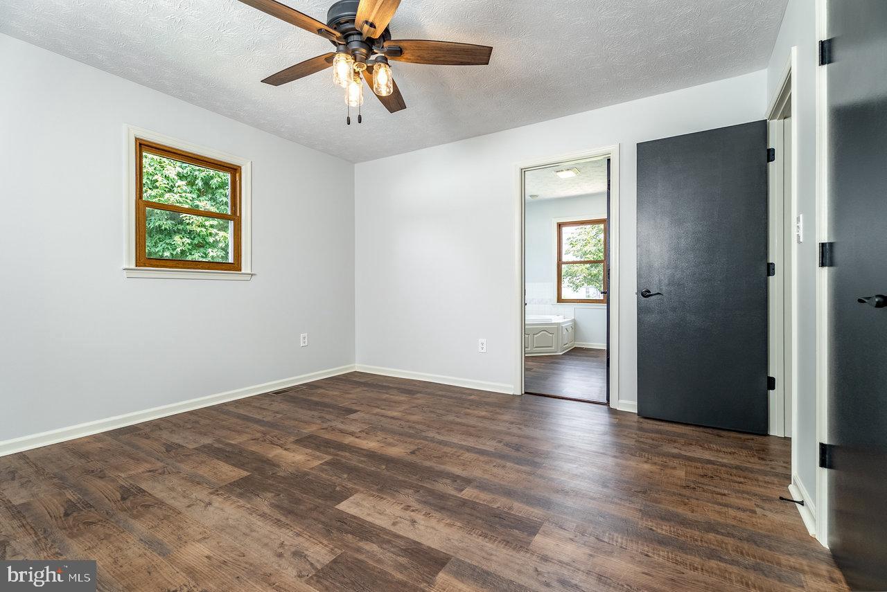 309 2ND ST, GROTTOES, Virginia 24441, 3 Bedrooms Bedrooms, ,2 BathroomsBathrooms,Residential,For sale,309 2ND ST,VARO2002436 MLS # VARO2002436