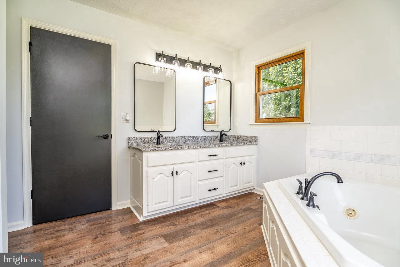 309 2ND ST, GROTTOES, Virginia 24441, 3 Bedrooms Bedrooms, ,2 BathroomsBathrooms,Residential,For sale,309 2ND ST,VARO2002436 MLS # VARO2002436
