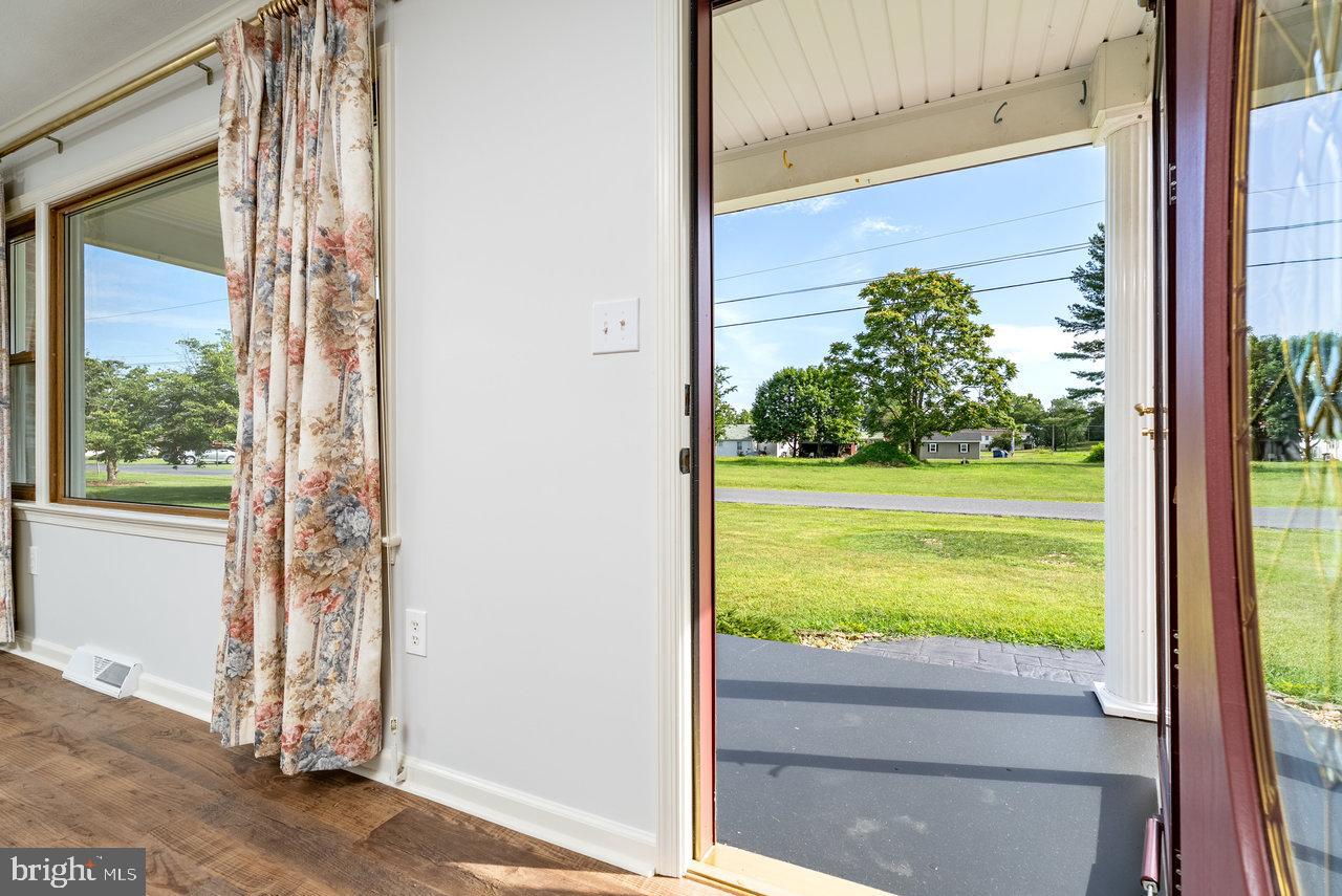 309 2ND ST, GROTTOES, Virginia 24441, 3 Bedrooms Bedrooms, ,2 BathroomsBathrooms,Residential,For sale,309 2ND ST,VARO2002436 MLS # VARO2002436
