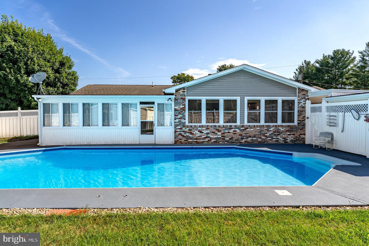 309 2ND ST, GROTTOES, Virginia 24441, 3 Bedrooms Bedrooms, ,2 BathroomsBathrooms,Residential,For sale,309 2ND ST,VARO2002436 MLS # VARO2002436
