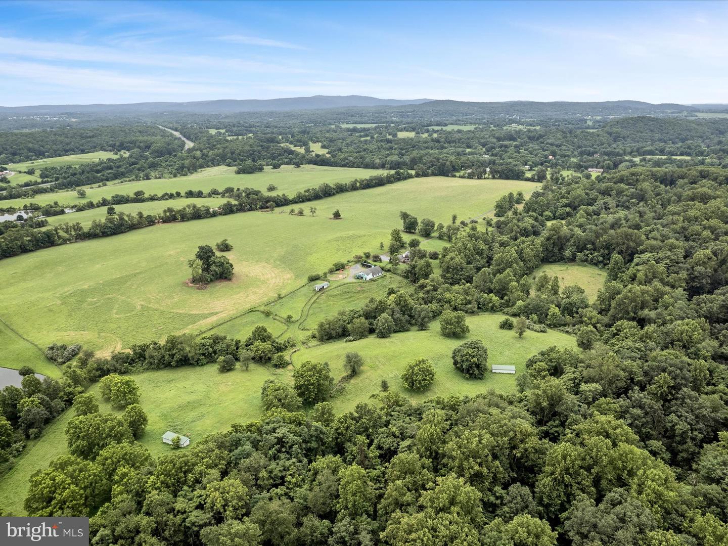 3959 COBBLER MOUNTAIN RD, DELAPLANE, Virginia 20144, 3 Bedrooms Bedrooms, ,2 BathroomsBathrooms,Residential,For sale,3959 COBBLER MOUNTAIN RD,VAFQ2017454 MLS # VAFQ2017454