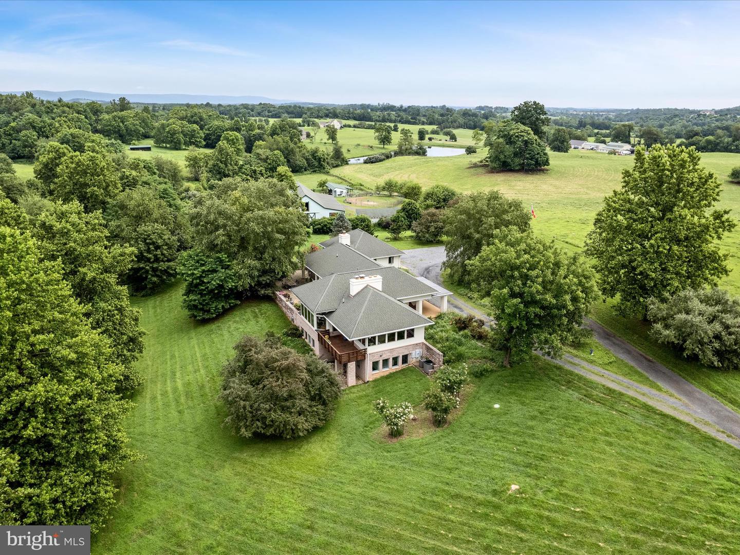 3959 COBBLER MOUNTAIN RD, DELAPLANE, Virginia 20144, 3 Bedrooms Bedrooms, ,2 BathroomsBathrooms,Residential,For sale,3959 COBBLER MOUNTAIN RD,VAFQ2017454 MLS # VAFQ2017454