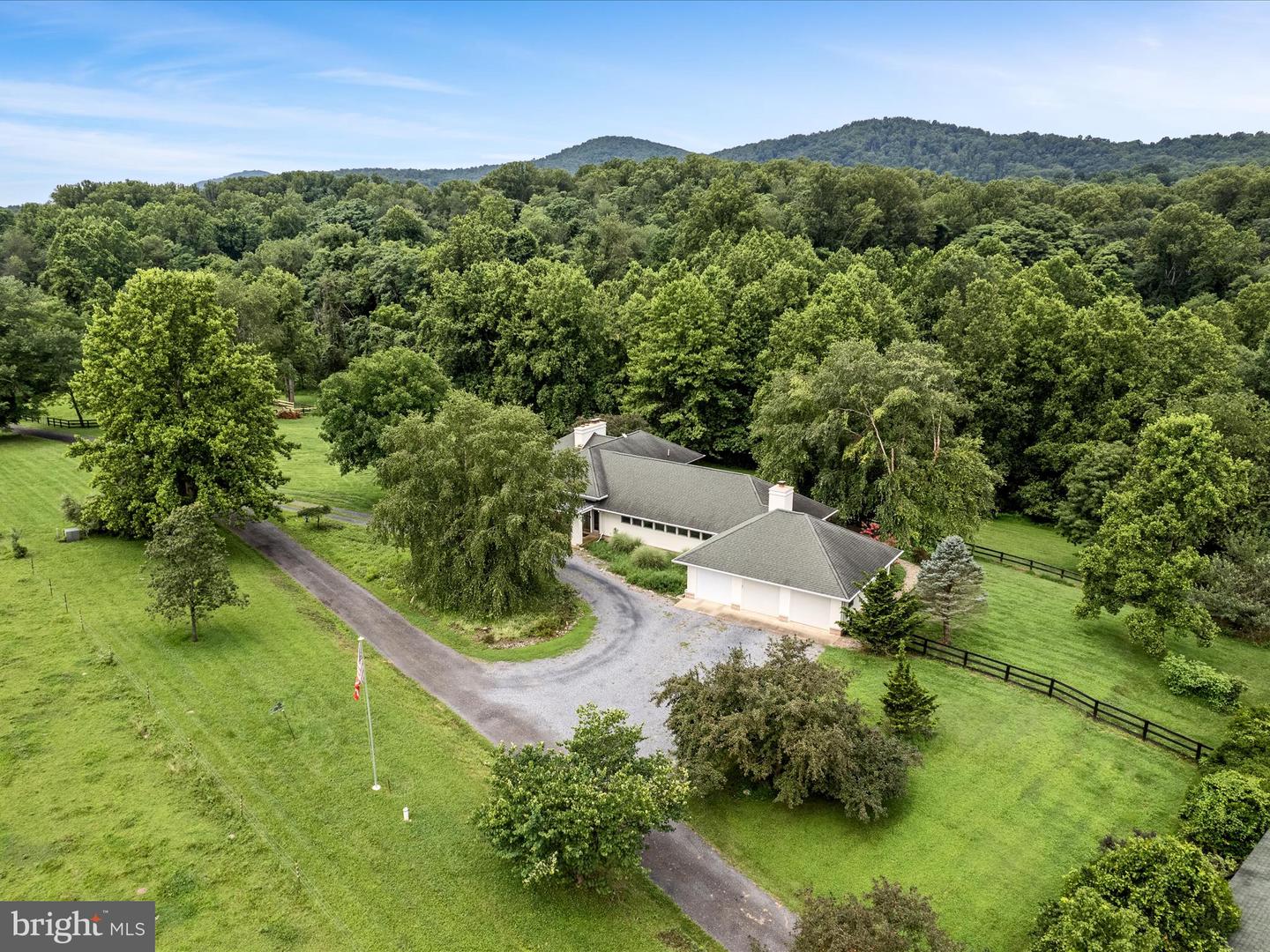 3959 COBBLER MOUNTAIN RD, DELAPLANE, Virginia 20144, 3 Bedrooms Bedrooms, ,2 BathroomsBathrooms,Residential,For sale,3959 COBBLER MOUNTAIN RD,VAFQ2017454 MLS # VAFQ2017454