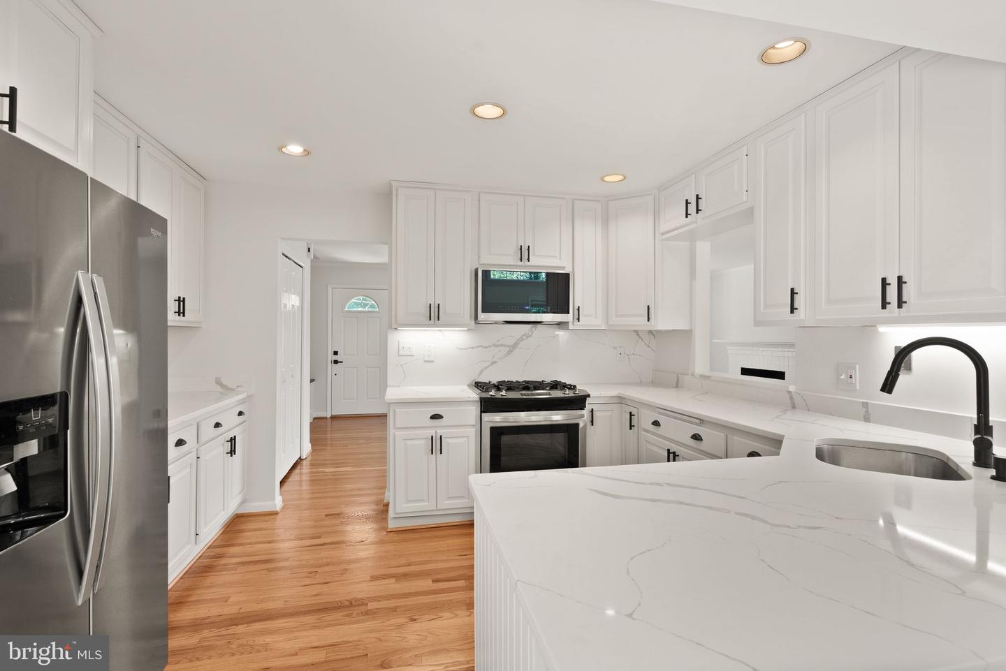 3906 IVYDALE DR, ANNANDALE, Virginia 22003, 3 Bedrooms Bedrooms, ,3 BathroomsBathrooms,Residential,For sale,3906 IVYDALE DR,VAFX2255078 MLS # VAFX2255078