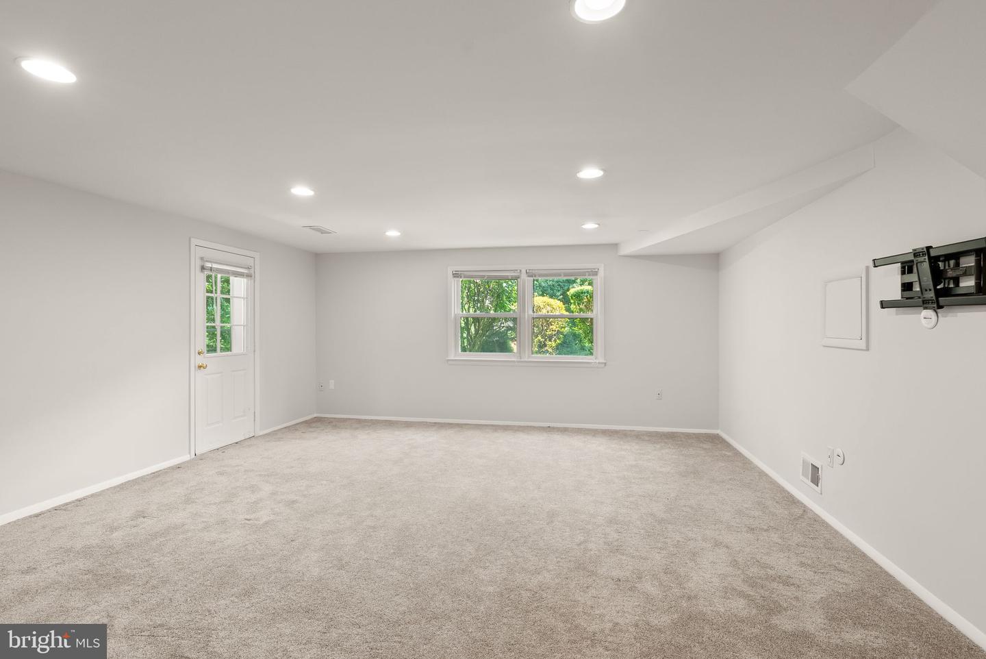3906 IVYDALE DR, ANNANDALE, Virginia 22003, 3 Bedrooms Bedrooms, ,3 BathroomsBathrooms,Residential,For sale,3906 IVYDALE DR,VAFX2255078 MLS # VAFX2255078