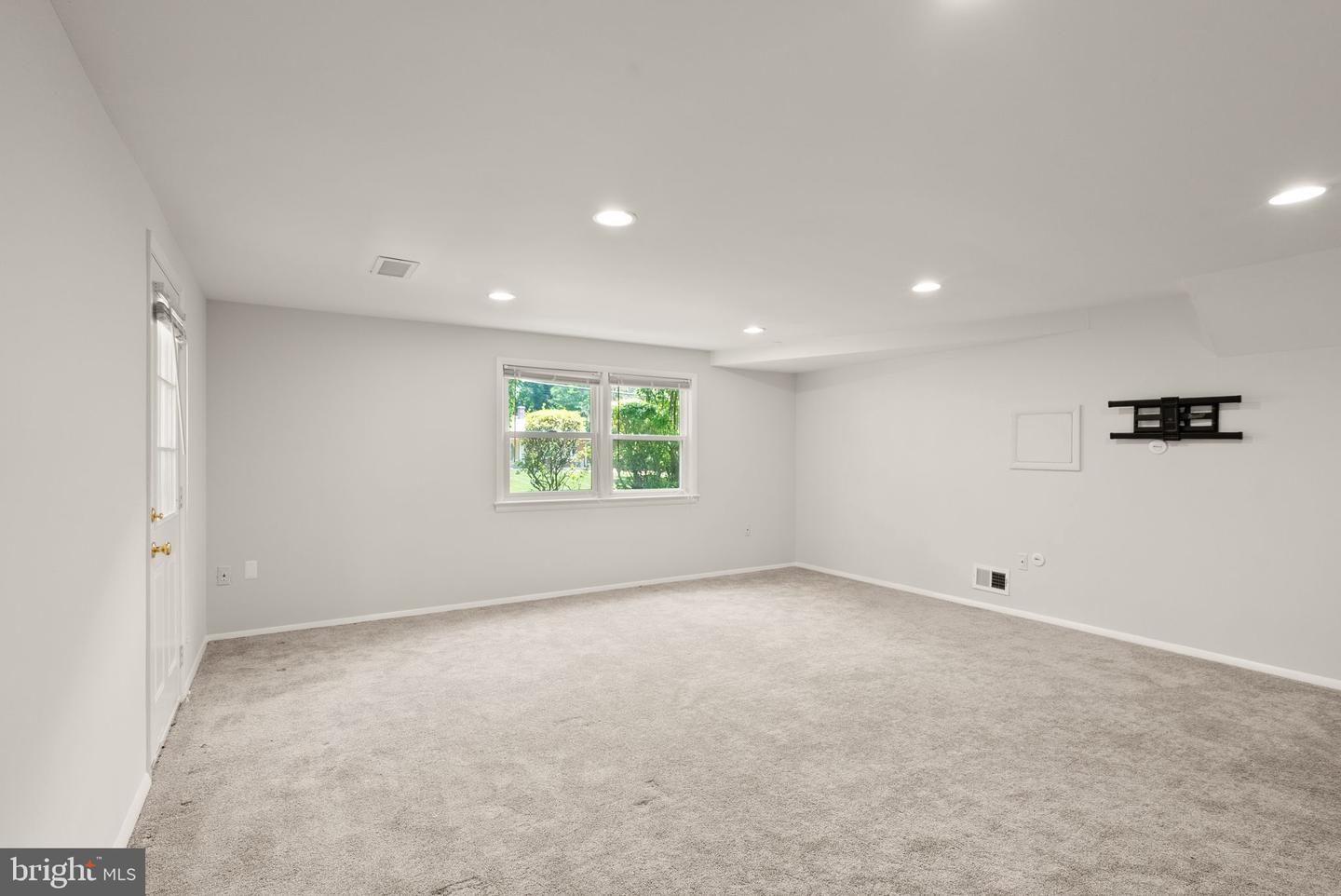 3906 IVYDALE DR, ANNANDALE, Virginia 22003, 3 Bedrooms Bedrooms, ,3 BathroomsBathrooms,Residential,For sale,3906 IVYDALE DR,VAFX2255078 MLS # VAFX2255078