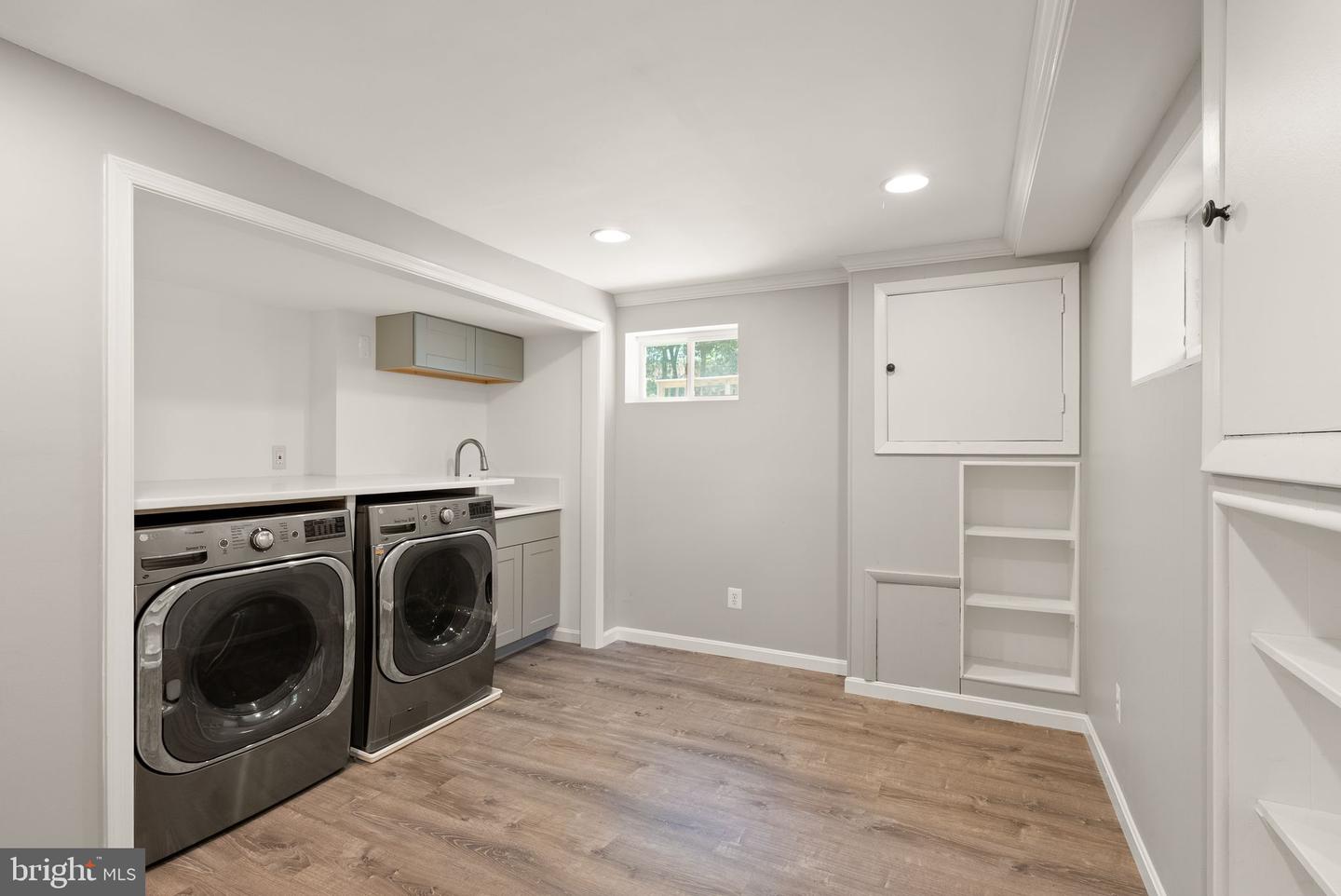 3906 IVYDALE DR, ANNANDALE, Virginia 22003, 3 Bedrooms Bedrooms, ,3 BathroomsBathrooms,Residential,For sale,3906 IVYDALE DR,VAFX2255078 MLS # VAFX2255078