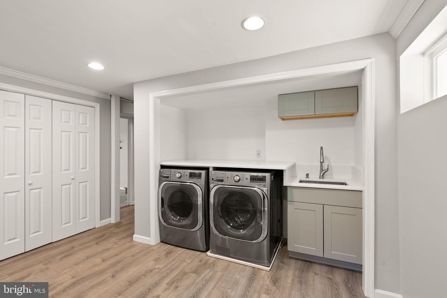 3906 IVYDALE DR, ANNANDALE, Virginia 22003, 3 Bedrooms Bedrooms, ,3 BathroomsBathrooms,Residential,For sale,3906 IVYDALE DR,VAFX2255078 MLS # VAFX2255078