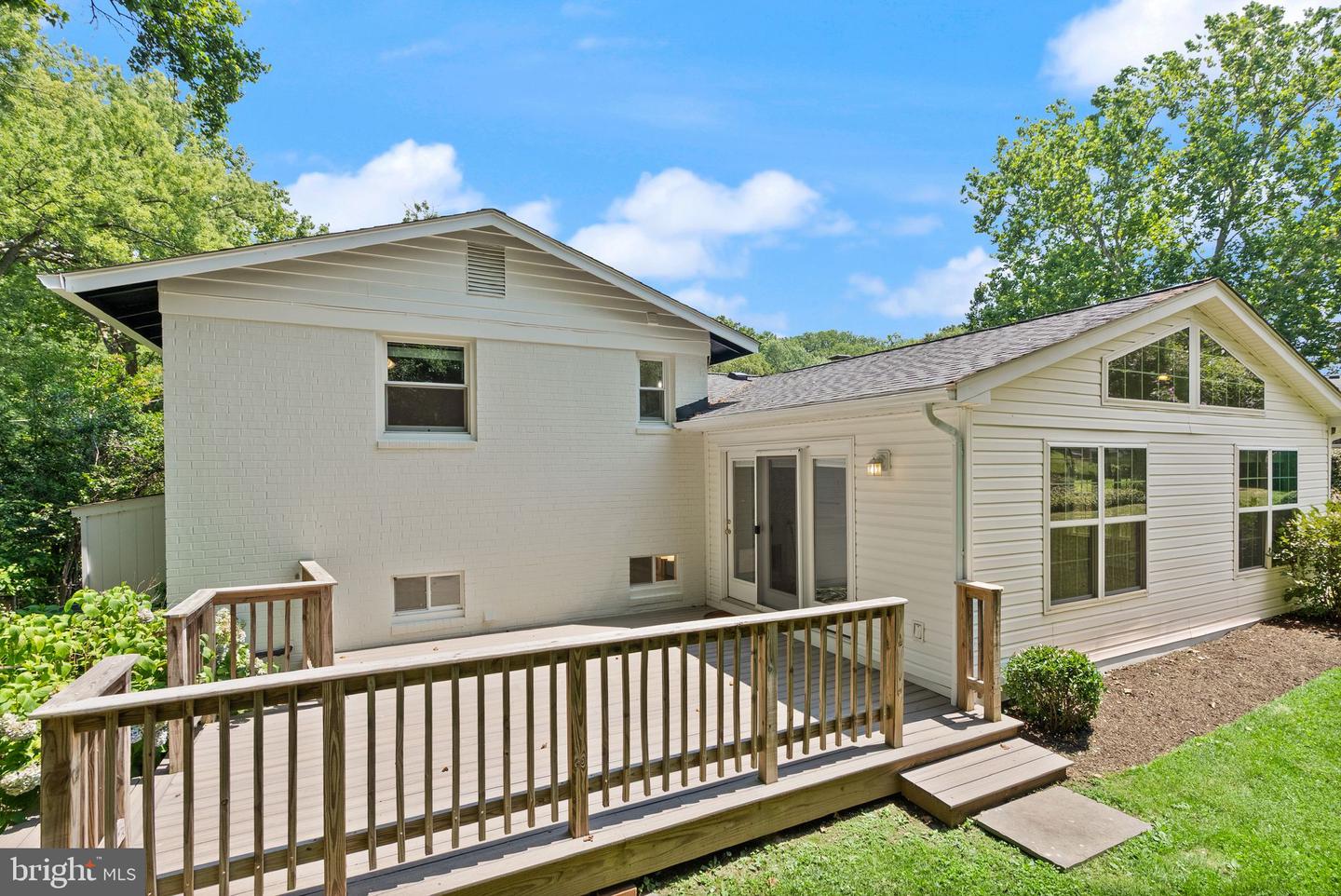 3906 IVYDALE DR, ANNANDALE, Virginia 22003, 3 Bedrooms Bedrooms, ,3 BathroomsBathrooms,Residential,For sale,3906 IVYDALE DR,VAFX2255078 MLS # VAFX2255078