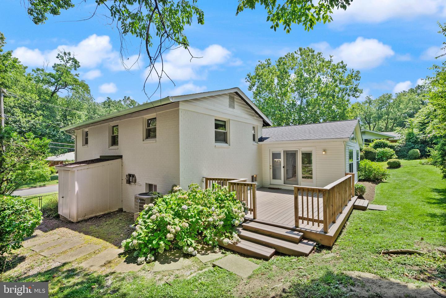 3906 IVYDALE DR, ANNANDALE, Virginia 22003, 3 Bedrooms Bedrooms, ,3 BathroomsBathrooms,Residential,For sale,3906 IVYDALE DR,VAFX2255078 MLS # VAFX2255078