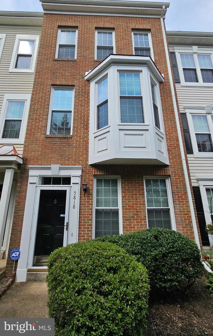 5818 COWLING CT, ALEXANDRIA, Virginia 22304, 3 Bedrooms Bedrooms, ,3 BathroomsBathrooms,Residential,For sale,5818 COWLING CT,VAAX2047348 MLS # VAAX2047348