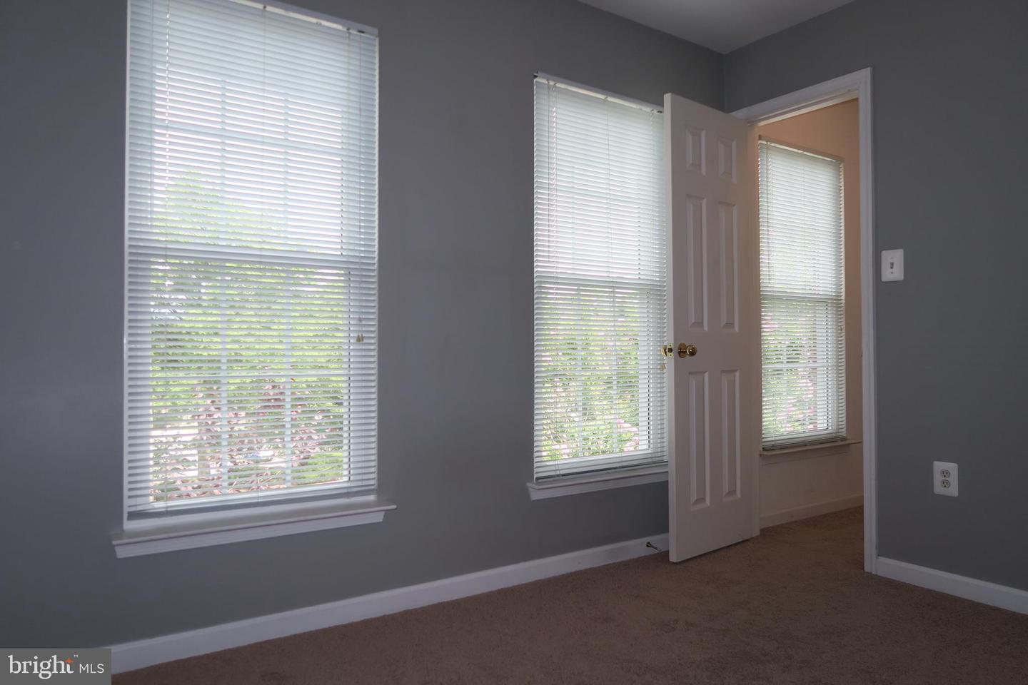 5818 COWLING CT, ALEXANDRIA, Virginia 22304, 3 Bedrooms Bedrooms, ,3 BathroomsBathrooms,Residential,For sale,5818 COWLING CT,VAAX2047348 MLS # VAAX2047348