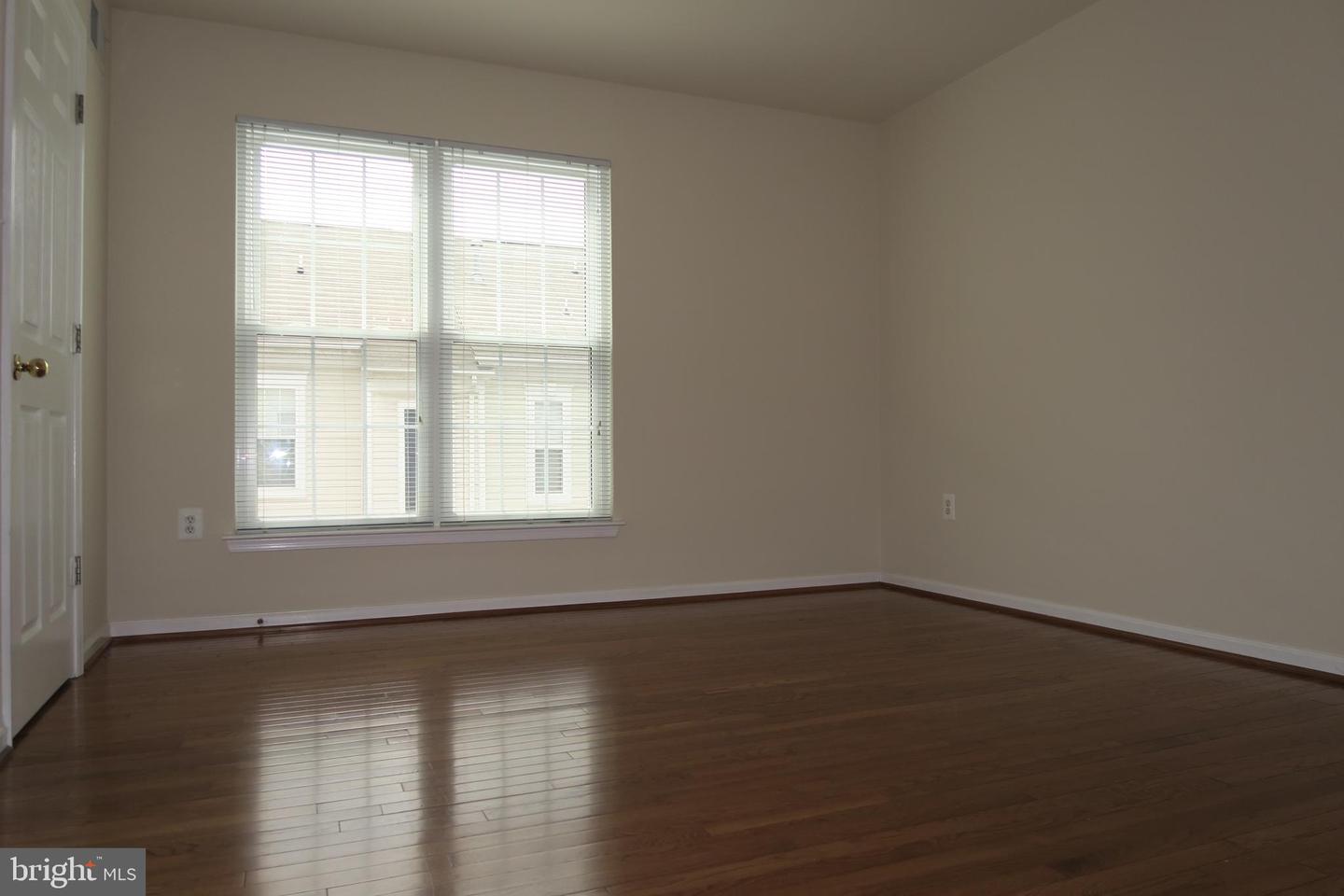 5818 COWLING CT, ALEXANDRIA, Virginia 22304, 3 Bedrooms Bedrooms, ,3 BathroomsBathrooms,Residential,For sale,5818 COWLING CT,VAAX2047348 MLS # VAAX2047348
