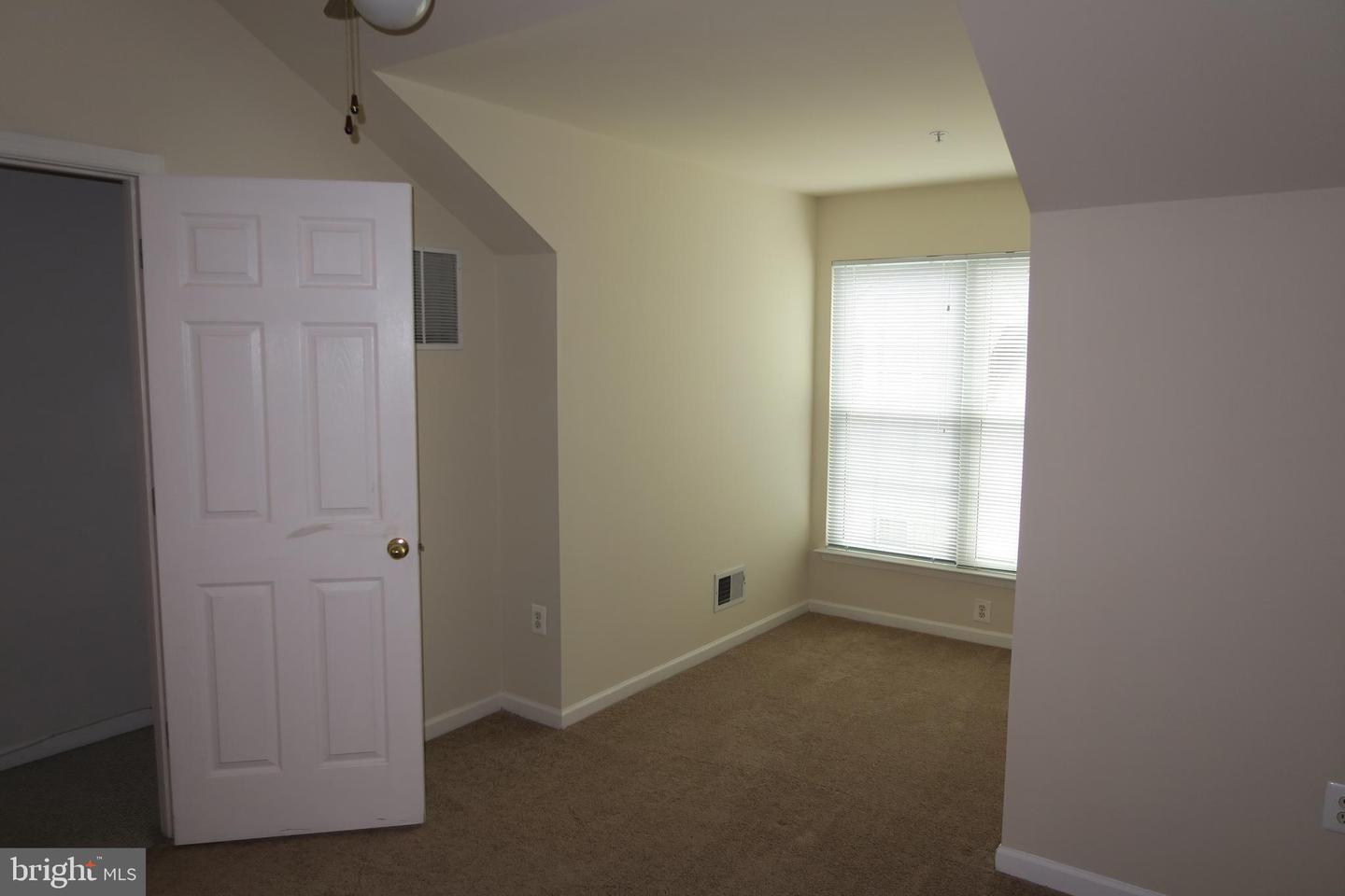 5818 COWLING CT, ALEXANDRIA, Virginia 22304, 3 Bedrooms Bedrooms, ,3 BathroomsBathrooms,Residential,For sale,5818 COWLING CT,VAAX2047348 MLS # VAAX2047348
