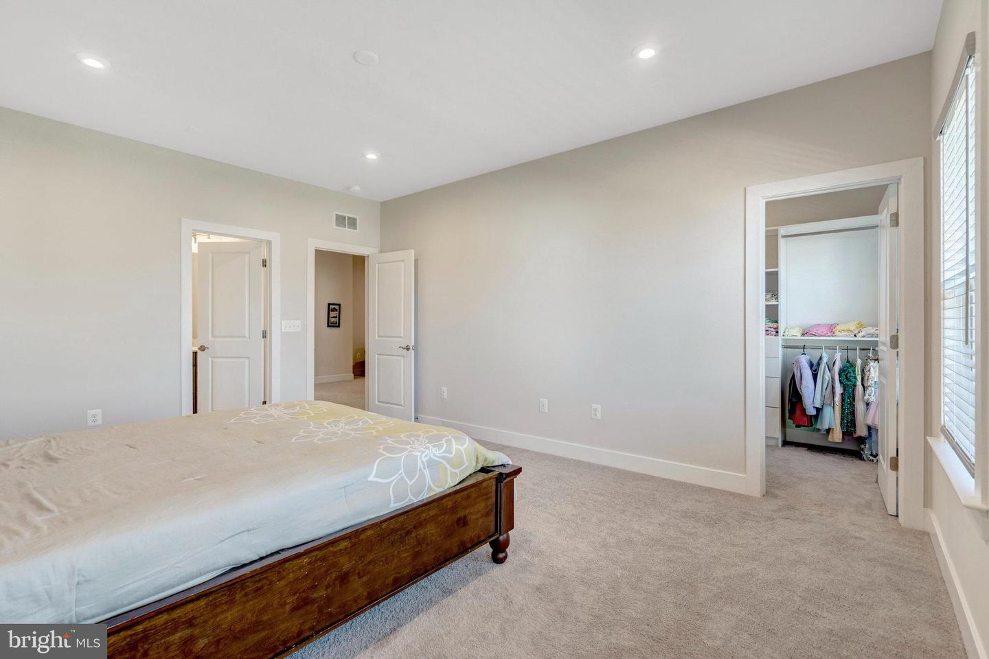 7386 SUGAR MAGNOLIA LOOP, GAINESVILLE, Virginia 20155, 5 Bedrooms Bedrooms, ,5 BathroomsBathrooms,Residential,For sale,7386 SUGAR MAGNOLIA LOOP,VAPW2098892 MLS # VAPW2098892