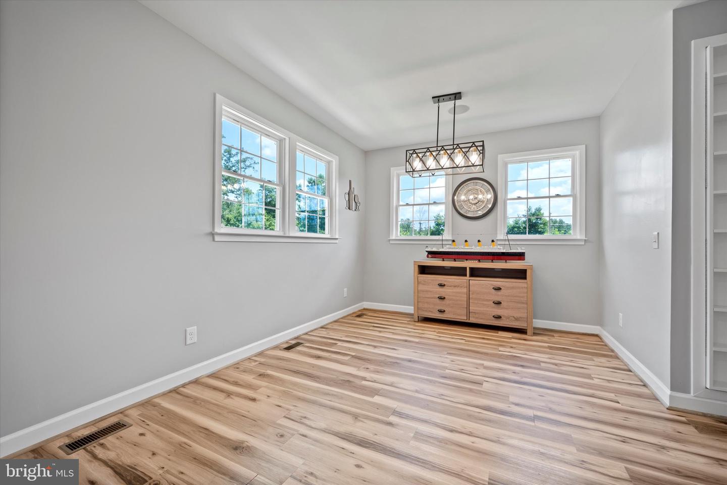 8042 COBB RD, MANASSAS, Virginia 20112, 4 Bedrooms Bedrooms, ,3 BathroomsBathrooms,Residential,For sale,8042 COBB RD,VAPW2098968 MLS # VAPW2098968