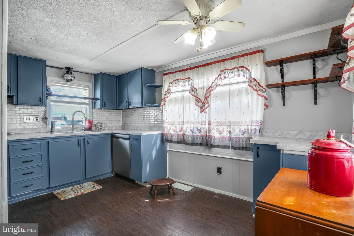 8254 SEA BREEZE DR, CHINCOTEAGUE ISLAND, Virginia 23336, 2 Bedrooms Bedrooms, ,1 BathroomBathrooms,Residential,For sale,8254 SEA BREEZE DR,VAAC2002032 MLS # VAAC2002032