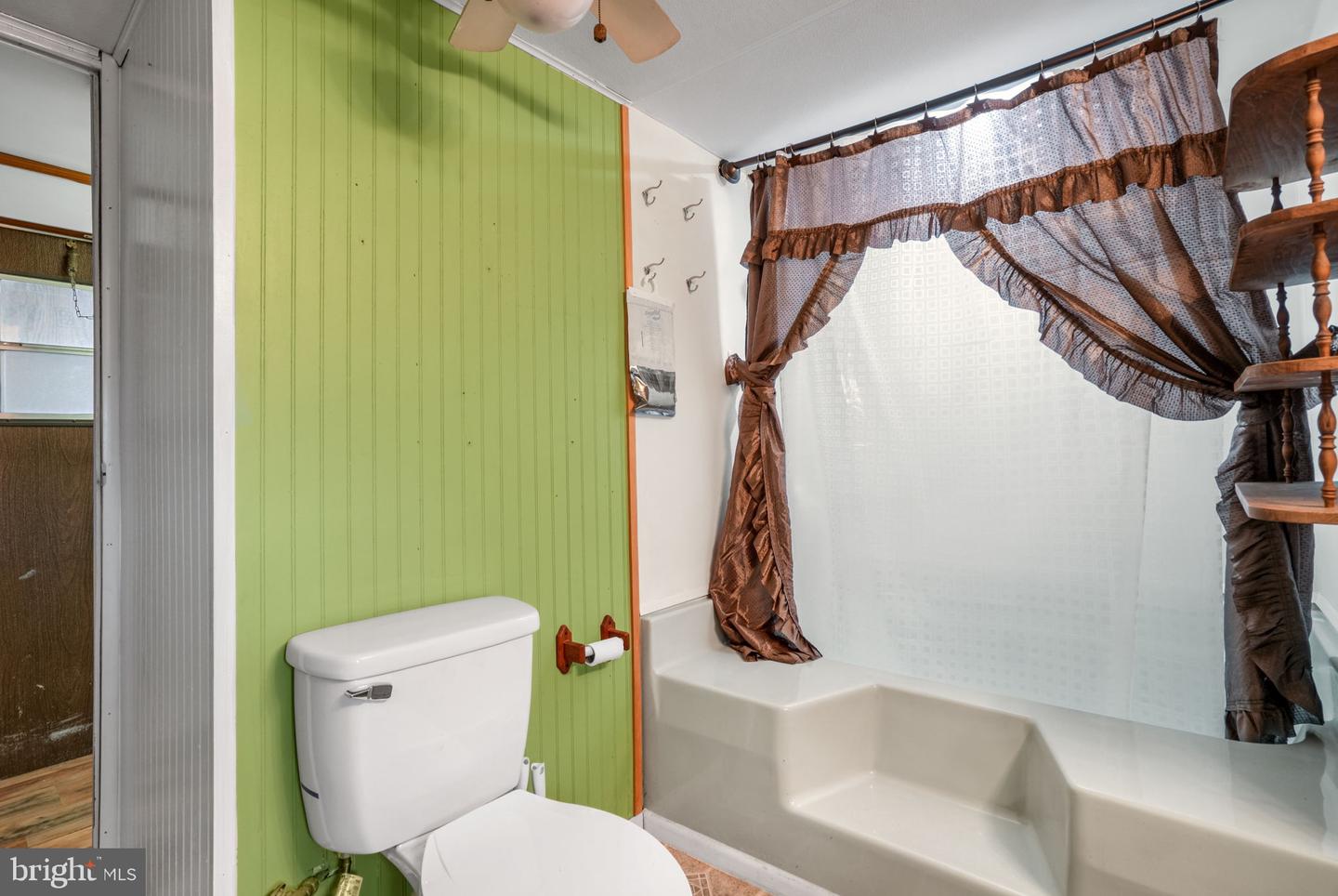 8254 SEA BREEZE DR, CHINCOTEAGUE ISLAND, Virginia 23336, 2 Bedrooms Bedrooms, ,1 BathroomBathrooms,Residential,For sale,8254 SEA BREEZE DR,VAAC2002032 MLS # VAAC2002032