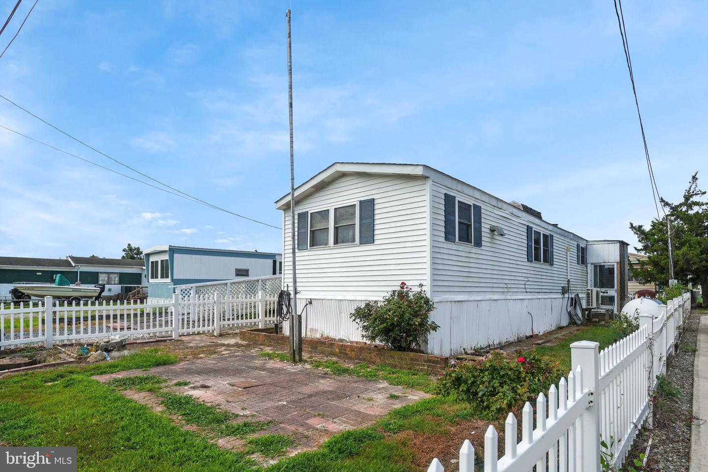 8254 SEA BREEZE DR, CHINCOTEAGUE ISLAND, Virginia 23336, 2 Bedrooms Bedrooms, ,1 BathroomBathrooms,Residential,For sale,8254 SEA BREEZE DR,VAAC2002032 MLS # VAAC2002032