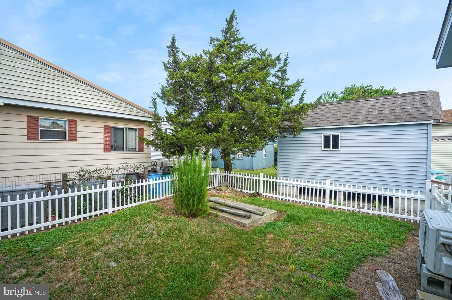8254 SEA BREEZE DR, CHINCOTEAGUE ISLAND, Virginia 23336, 2 Bedrooms Bedrooms, ,1 BathroomBathrooms,Residential,For sale,8254 SEA BREEZE DR,VAAC2002032 MLS # VAAC2002032