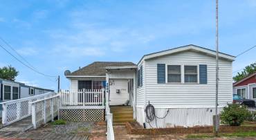 8254 SEA BREEZE DR, CHINCOTEAGUE ISLAND, Virginia 23336, 2 Bedrooms Bedrooms, ,1 BathroomBathrooms,Residential,For sale,8254 SEA BREEZE DR,VAAC2002032 MLS # VAAC2002032