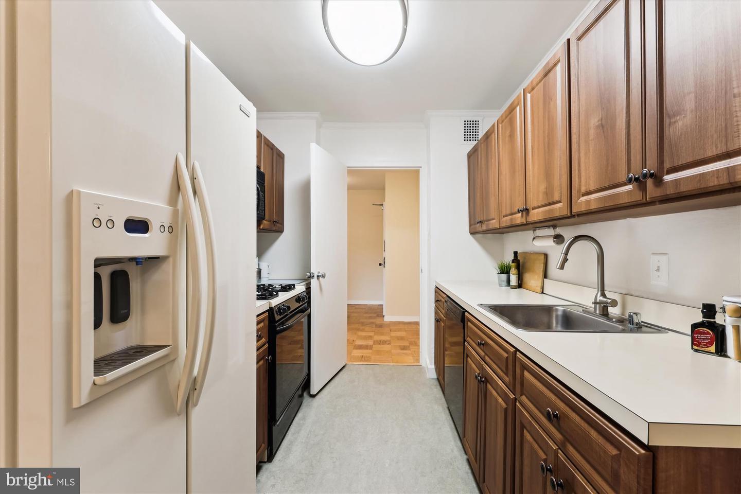 3001 VEAZEY TER NW #410, WASHINGTON, District Of Columbia 20008, 2 Bedrooms Bedrooms, ,2 BathroomsBathrooms,Residential,For sale,3001 VEAZEY TER NW #410,DCDC2209828 MLS # DCDC2209828