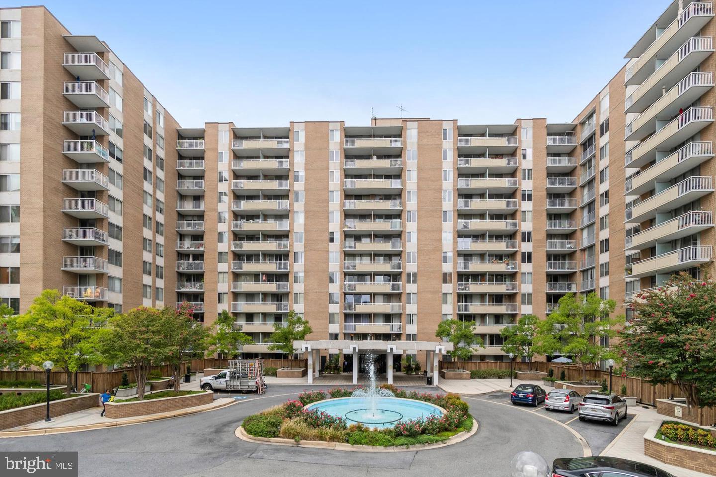 3001 VEAZEY TER NW #410, WASHINGTON, District Of Columbia 20008, 2 Bedrooms Bedrooms, ,2 BathroomsBathrooms,Residential,For sale,3001 VEAZEY TER NW #410,DCDC2209828 MLS # DCDC2209828
