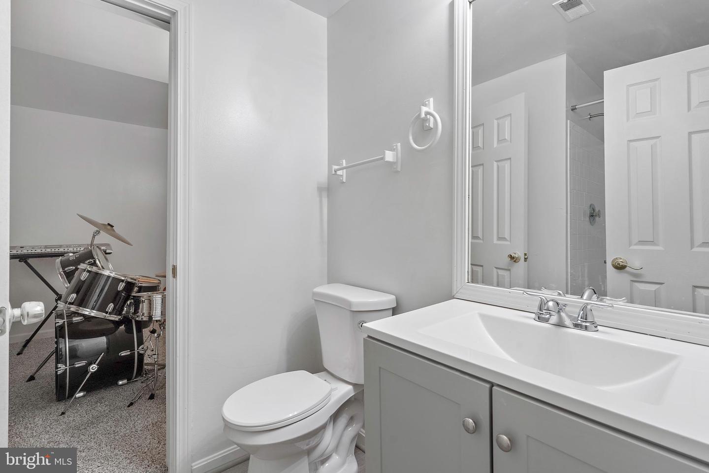 1993 WINSLOW CT, WOODBRIDGE, Virginia 22191, 4 Bedrooms Bedrooms, ,3 BathroomsBathrooms,Residential,For sale,1993 WINSLOW CT,VAPW2099014 MLS # VAPW2099014