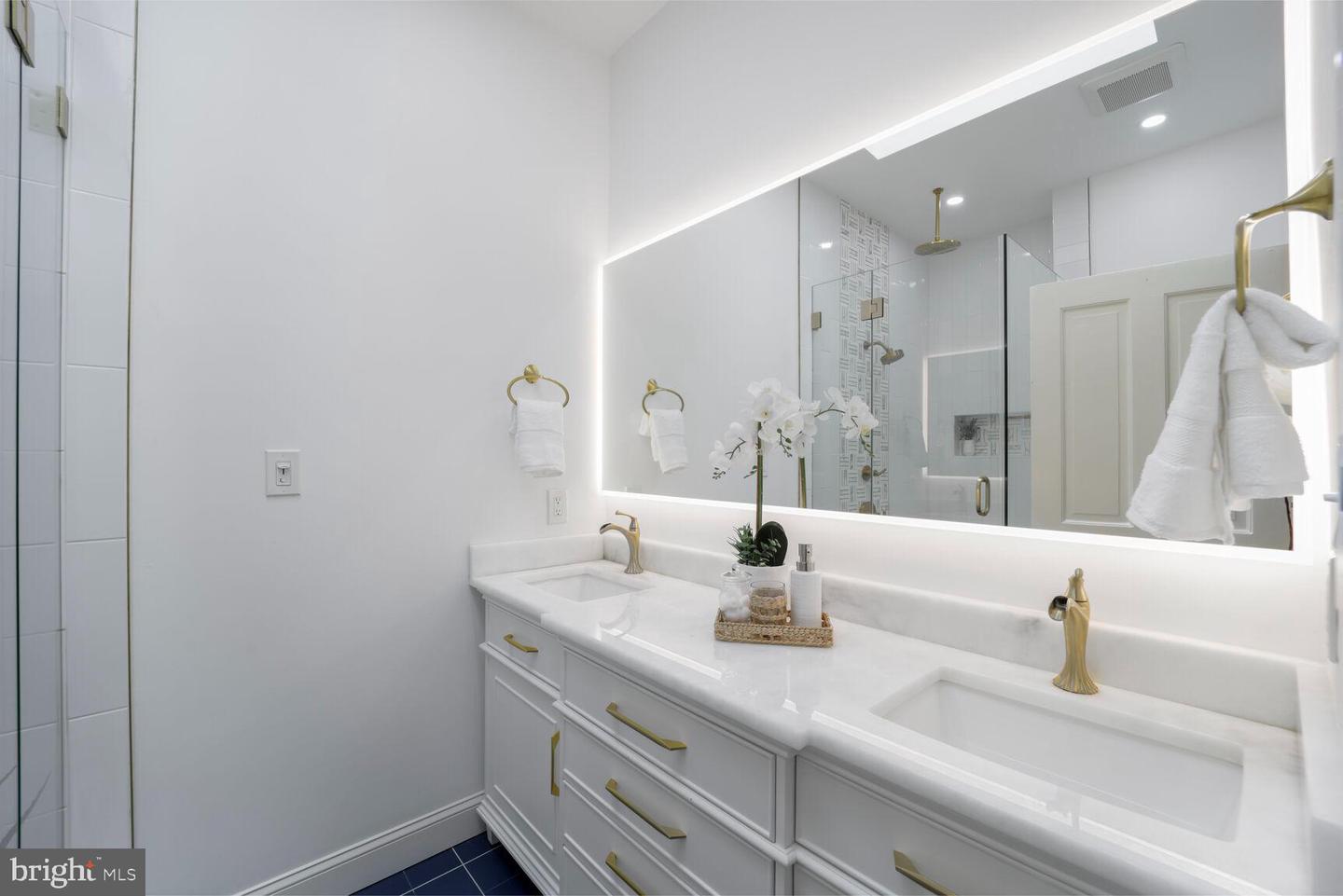 1415 SWANN ST NW, WASHINGTON, District Of Columbia 20009, 3 Bedrooms Bedrooms, ,3 BathroomsBathrooms,Residential,For sale,1415 SWANN ST NW,DCDC2210116 MLS # DCDC2210116