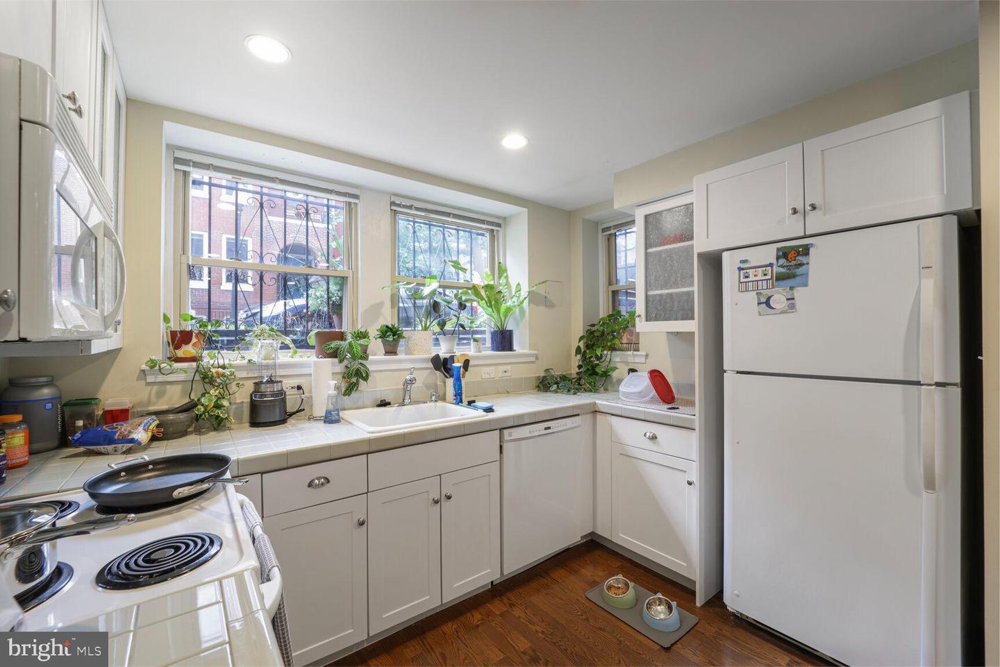 1415 SWANN ST NW, WASHINGTON, District Of Columbia 20009, 3 Bedrooms Bedrooms, ,3 BathroomsBathrooms,Residential,For sale,1415 SWANN ST NW,DCDC2210116 MLS # DCDC2210116
