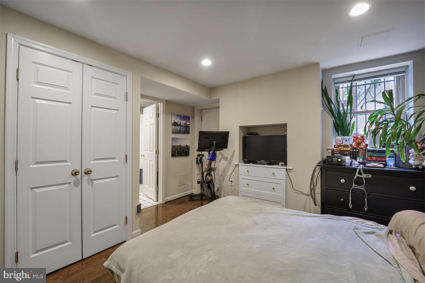 1415 SWANN ST NW, WASHINGTON, District Of Columbia 20009, 3 Bedrooms Bedrooms, ,3 BathroomsBathrooms,Residential,For sale,1415 SWANN ST NW,DCDC2210116 MLS # DCDC2210116