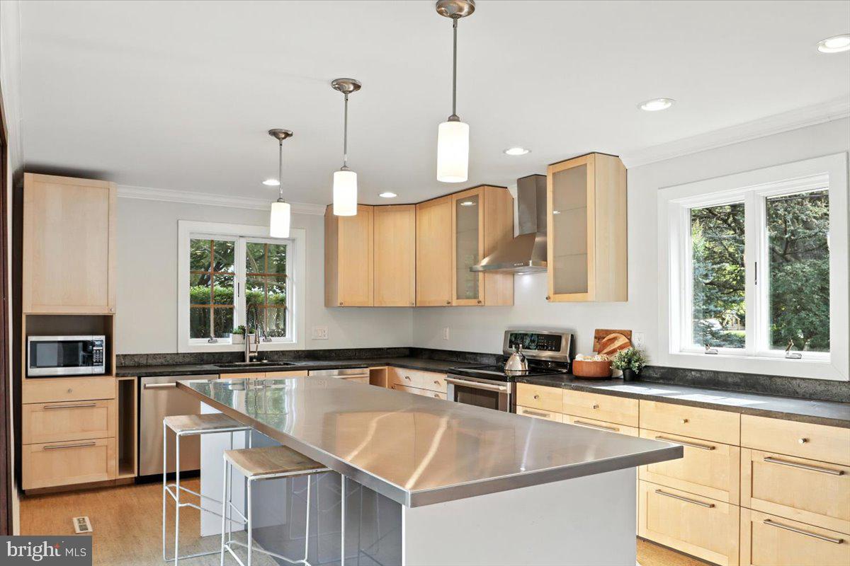 3531 YUMA ST NW, WASHINGTON, District Of Columbia 20008, 4 Bedrooms Bedrooms, ,3 BathroomsBathrooms,Residential,For sale,3531 YUMA ST NW,DCDC2210252 MLS # DCDC2210252