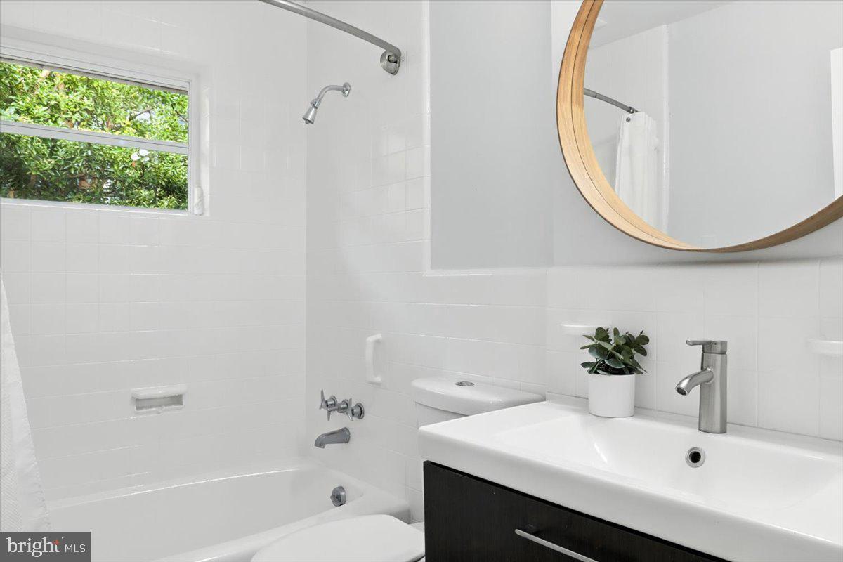 3531 YUMA ST NW, WASHINGTON, District Of Columbia 20008, 4 Bedrooms Bedrooms, ,3 BathroomsBathrooms,Residential,For sale,3531 YUMA ST NW,DCDC2210252 MLS # DCDC2210252
