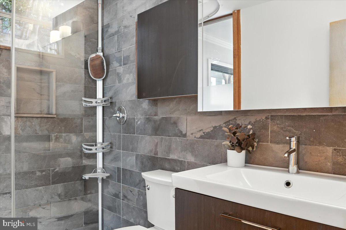 3531 YUMA ST NW, WASHINGTON, District Of Columbia 20008, 4 Bedrooms Bedrooms, ,3 BathroomsBathrooms,Residential,For sale,3531 YUMA ST NW,DCDC2210252 MLS # DCDC2210252