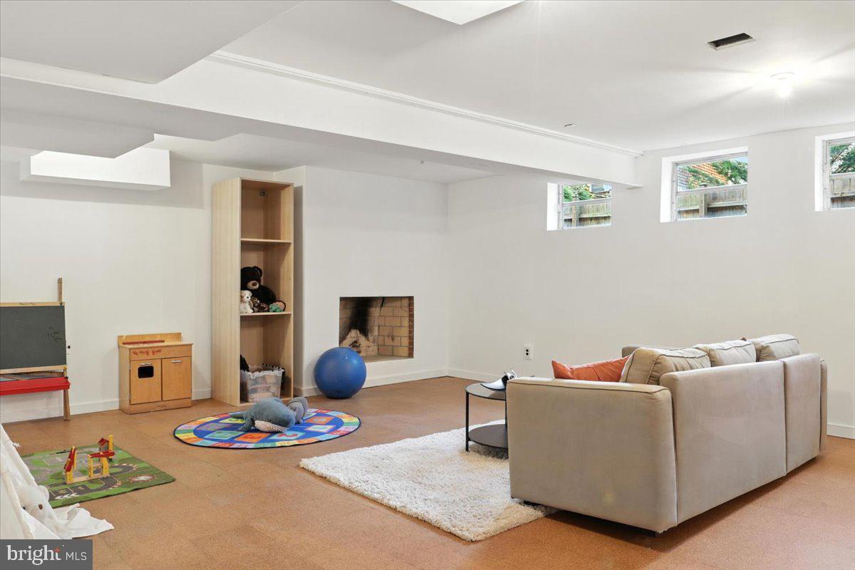 3531 YUMA ST NW, WASHINGTON, District Of Columbia 20008, 4 Bedrooms Bedrooms, ,3 BathroomsBathrooms,Residential,For sale,3531 YUMA ST NW,DCDC2210252 MLS # DCDC2210252