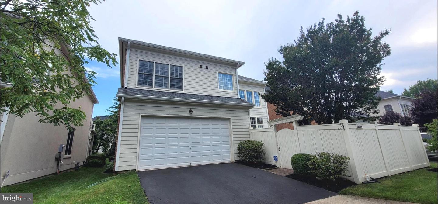 10095 MCCARTY CREST CT, FAIRFAX, Virginia 22030, 4 Bedrooms Bedrooms, ,3 BathroomsBathrooms,Residential,For sale,10095 MCCARTY CREST CT,VAFC2006620 MLS # VAFC2006620