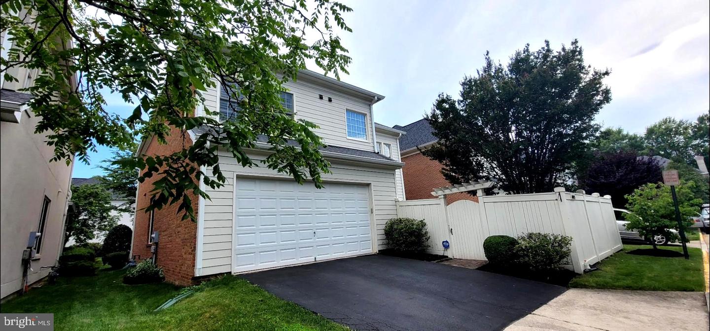 10095 MCCARTY CREST CT, FAIRFAX, Virginia 22030, 4 Bedrooms Bedrooms, ,3 BathroomsBathrooms,Residential,For sale,10095 MCCARTY CREST CT,VAFC2006620 MLS # VAFC2006620